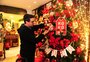 Lojas já vendem decoração de Natal, em Caxias