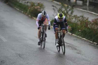 FARROUPILHA, RS, BRASIL, 02/05/2022. Provas de ciclismo da surdolimpíadas, realizadas na avenida que dá acesso ao Santuário de Caravaggio, em Farroupilha.  (Bruno Todeschini/Agência RBS)<!-- NICAID(15084348) -->