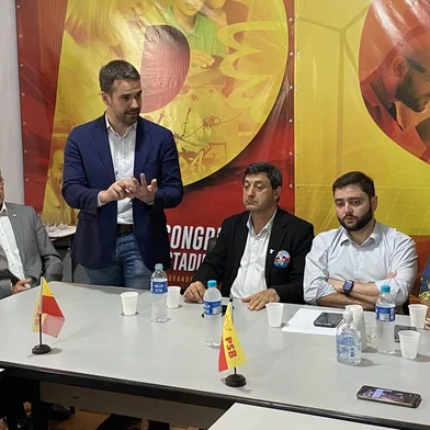 Eduardo Leite recebe o apoio do PSB no segundo turno da eleição para governador do RS.<!-- NICAID(15227458) -->