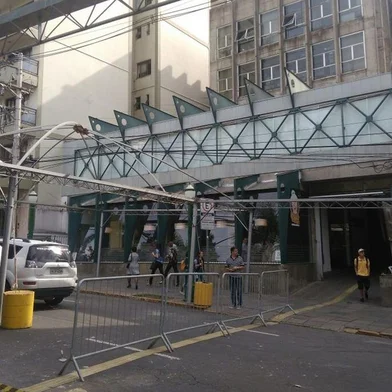 A Secretaria Municipal de Trânsito, Transportes e Mobilidade (SMTTM) informa que trecho da Rua Dr. Montaury, entre a Avenida Júlio de Castilhos e a Rua Sinimbu, estará totalmente bloqueado ao tráfego de veículos neste final de semana.<!-- NICAID(15230483) -->