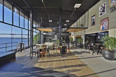 CAFÉ APRUMADO BY MUROF - Mostra Elite 2022<!-- NICAID(15232092) -->
