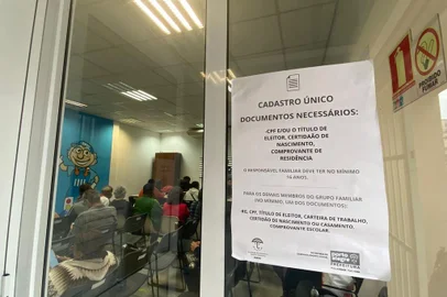 *A PEDIDO DE KATHLYN MOREIRA* *EM BAIXA* Posto Descentralizado para atendimento do Cadastro Único na Secretaria Municipal de Desenvolvimento Social (SMDS), em Porto Alegre - Foto: Kathlyn Moreira/Agência RBS<!-- NICAID(15232917) -->