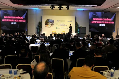 CAXIAS DO SUL, RS, BRASIL, 11/10/2022. Congresso Movergs 2022.  Setor se reúne em Bento Gonçalves para congresso e apresenta resultados e tendênciasNa foto, Luis Justo, CEO do Rock in Rio, que encerrou a programação.(Neimar De Cesero/Agência RBS)<!-- NICAID(15232862) -->
