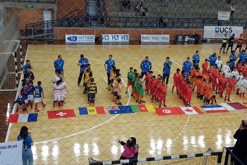 Copa do Mundo KIDS. Evento do dia das crianças com idade de 7 a 10 anos, na Vila Poliesportiva da UCS, com organização da Apafut e apoio Fiesporte.<!-- NICAID(15234123) -->