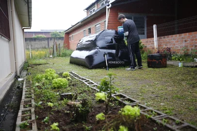 Venâncio Aires, RS, Brasil, 06/10/2022 - Escolas do município utilizam biodigestor como alternativa para compostagem de resíduos orgânicos e produção de gás de cozinha. Na foto, EMEF Alfredo Scherer - Foto: Jonathan Heckler/Agência RBS<!-- NICAID(15228293) -->