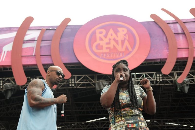 Artistas colocam público para cantar e dançar no segundo dia do Rap in Cena. Foto: Josemar Afrovulto / Divulgação<!-- NICAID(15236604) -->