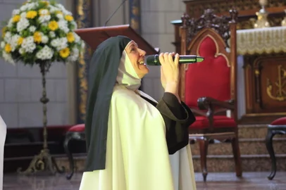 Encenação de Santa Teresa e homenagem aos professores: celebração à padroeira de Caxias movimenta o domingo, dia 16/10/2022<!-- NICAID(15236612) -->