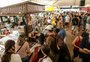 Feira do Livro é uma sessentona que não falha nem tarda, oferece a praça e o Centro de volta para todo mundo