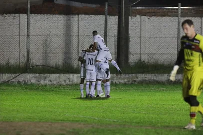 Grêmio vence Guarani-VA pela Copa FGF<!-- NICAID(15240902) -->