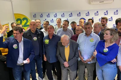 Sebastião Melo e outros líderes do MDB apoiam Onyx Lorenzoni <!-- NICAID(15241653) -->