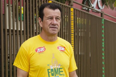 Dunga participa de campanha Fome de Hexa<!-- NICAID(15241678) -->