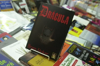 #Máquina: D1-5020731Dicas de Xico Gonçalves na 48ª Feira do Livro<!-- NICAID(934810) -->