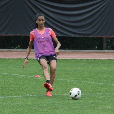 Bruna Benites, zagueira do Inter. <!-- NICAID(15252965) -->
