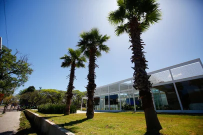 Porto Alegre, RS, Brasil, 02/11/2022- Terreno onde antes era localizado ginásio da Brigada Militar agora é ocupado pelo empreendimento de gastronomia e convivência Square Garden, da construtora Melnik. Foto: Jonathan Heckler / Agencia RBS<!-- NICAID(15253327) -->