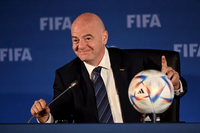 Gianni Infantino, president of footballs world governing body FIFA, attends a press conference following the FIFA Council meeting in Auckland on October 22, 2022. (Photo by William WEST / AFP)Editoria: SPOLocal: AucklandIndexador: WILLIAM WESTSecao: soccerFonte: AFPFotógrafo: STF<!-- NICAID(15256194) -->