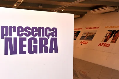CAXIAS DO SUL, RS, BRASIL, 07/11/2022. Galeria Municipal de Arte Gerd Bornheim recebe a exposição ¿Presença Negra no MARGS ¿ Itinerância Sesc-RS¿, de vários artistas. A curadoria é de Izis Abreu (Neimar De Cesero/Agência RBS)<!-- NICAID(15257895) -->