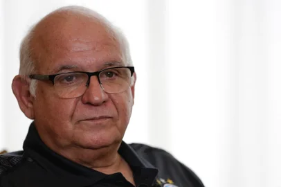 Osório, RS, Brasil, 11-11-2022: Entrevista com o presidente do Grêmio, Romildo Bolzan, em casa, em Osório. Após oito anos, ele deixa a gestão do clube. Foto: Mateus Bruxel/Agência RBSIndexador: Mateus Bruxel<!-- NICAID(15262847) -->