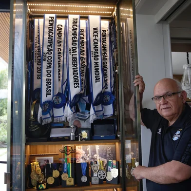 Osório, RS, Brasil, 11-11-2022: Entrevista com o presidente do Grêmio, Romildo Bolzan, em casa, em Osório. Após oito anos, ele deixa a gestão do clube. Foto: Mateus Bruxel/Agência RBSIndexador: Mateus Bruxel<!-- NICAID(15262856) -->