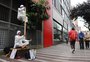 VÍDEO: dupla conquista público com show de "levitação" no centro de Caxias