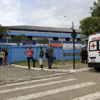 Um jovem de 16 anos entrou atirando em duas instituições de ensino de Aracruz, no Espírito Santo.Na imagem, Escola Estadual Primo Bitti, onde duas professoras foram mortas durante o atentado.<!-- NICAID(15277725) -->