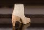 Sapato com escama de peixe, bota inspirada no úbere de vaca, chuteiras e outras curiosidades de museu no Vale do Sinos