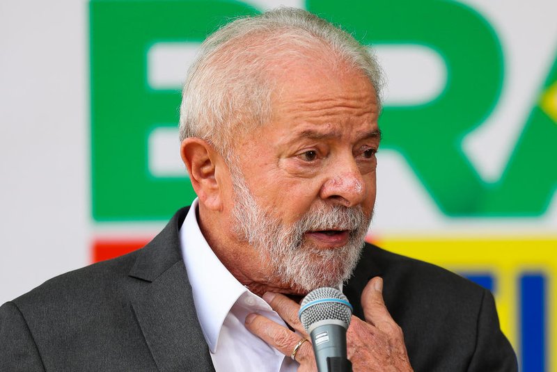 Lula: Se tiver que anunciar ministro, anuncio, mas não tem nada certoDF - GOVERNO/TRANSIÇÃO/LULA/MINISTÉRIO/INCERTEZA - POLÍTICA - O presidente eleito Luiz Inácio Lula da Silva (PT) concede entrevista coletiva nesta sexta-feira (2), no Centro   Cultural Banco do Brasil, em Brasília. Lula disse  que está tranquilo para anunciar decisões e que não quer se   precipitar para não ter que recuar no futuro. Se tiver que anunciar ministro (semana que vem), vou anunciar. Não   posso dar passo para frente e voltar atrás. Não tenho pressa porque só tomo posse no dia 1º de janeiro, disse a   jornalistas.   02/12/2022 - Foto: WILTON JUNIOR/ESTADÃO CONTEÚDOEditoria: POLÍTICALocal: BRASÍLIAIndexador: WILTON JUNIORFonte: ESTADAO CONTEUDOFotógrafo: ESTADÃO CONTEÚDO<!-- NICAID(15284235) -->