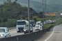Tráfego intenso de veículos na BR-101, em Paulo Lopes, próximo ao Morro Agudo. Fotos: Lilian Guedes/Divulgação<!-- NICAID(15302906) -->