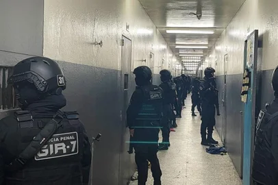 Susepe cumpre mandado de busca e apreensão no Presídio Regional de Caxias do Sul<!-- NICAID(15305551) -->