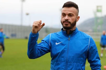 Juventude tenta a contratação do meia Fernando Boldrin que está desde 2014 no futebol da Turquia.<!-- NICAID(15304898) -->