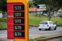 CAXIAS DO SUL, RS, BRASIL, 02/01/2022. A reportagem percorreu alguns postos de Caxias do Sul para conferir o preço da gasolina na manhã desta segunda (02). (Bruno Todeschini/Agência RBS)Indexador: BTK<!-- NICAID(15309963) -->