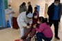 A patient with Covid-19 coronavirus is assisted at Fengyang Peoples Hospital in Fengyang County in east Chinas Anhui Province on January 5, 2023. (Photo by Noel Celis / AFP)Editoria: HTHLocal: FengyangIndexador: NOEL CELISSecao: diseaseFonte: AFPFotógrafo: STF<!-- NICAID(15312988) -->