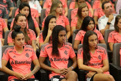 Gurias Coloradas se reapresentaram nesta segunda-feira<!-- NICAID(15316043) -->
