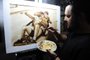 GUAIBA,RS,BRASIL.2020,03,16.Luis Paulo Stracioni,artista plástico,que utiliza tinta da borra do café,para pintar seu quadros.(RONALDO BERNARDI/AGENCIA RBS).<!-- NICAID(14452643) -->