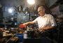 Aos 83 anos, porto-alegrense que conserta máquinas de escrever tem acervo com mais de 600 equipamentos reformados ou à espera de restauro