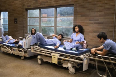 Greys Anatomy. After a long six months, Grey Sloan Memorial has reinstated its residency program. A group of talented and striving young interns has been recruited as the attending surgeons work to rebuild the program to its former glory. Meredith, still functioning as the interim chief, sees Nick for the first time since she rejected his offer to move to Minnesota. Meanwhile, Bailey tells Richard she is not ready to return to work; Levi works up the courage to break disappointing news to Jo, and things turn awkward when Link realizes he has met one of the interns already. With Amelia and MaggieÕs help, the new doctors are thrown into their first day on the job dealing with injuries from a recent tornado on the season 19 premiere of ÒGreyÕs Anatomy,Ó THURSDAY, OCT. 6 (9:00-10:01 p.m. EDT), on ABC. (ABC/Liliane Lathan)MIDORI FRANCIS, NIKO TERHO, ALEXIS FLOYD<!-- NICAID(15321535) -->