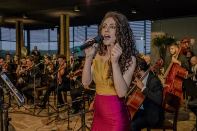Orquestra Filarmônica Laje de Pedra anuncia primeira apresentação de 2023 e oferece experiência que reúne arte e gastronomiaNa foto: Solista Laura Dalmás participa da primeira edição do ano da Orquestra Filarmônica Laje de Pedra<!-- NICAID(15323739) -->
