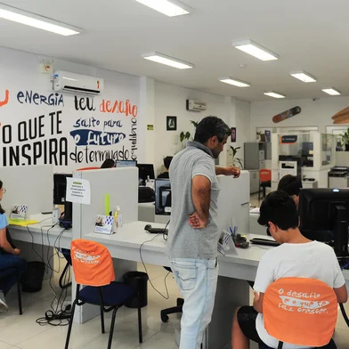 CAXIAS DO SUL, RS, BRASIL, 20/01/2023. Reportagem verifica como está o mercado de estágio em Caxias. Até esta sexta-feira, eram 277 oportunidades em aberto em Caxias e 444 na serra. (Bruno Todeschini/Agência RBS)Indexador: BTK<!-- NICAID(15327324) -->