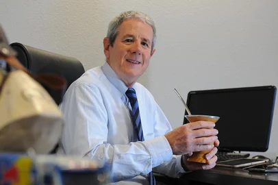 CAXIAS DO SUL, RS, BRASIL 07/08/2017Mauro Bellini, Presidente do Conselho Administrativo do Banco Moneo. Fotos na linha de produção da unidade da Marcopolo de Ana Rech.(Felipe Nyland/Agência RBS)<!-- NICAID(13074926) -->