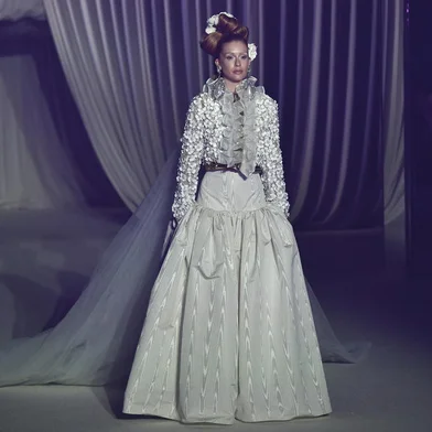 Brazilian actress Marina Ruy Barbosa presents a creation for Giambattista Valli during the Haute-Couture Spring-Summer 2023 Fashion Week show in Paris on January 23, 2023. (Photo by STEPHANE DE SAKUTIN / AFP)<!-- NICAID(15332069) -->