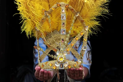 CAXIAS DO SUL, RS, BRASIL, 27/01/2023. Associação Cultural Esportiva São Vicente, de Caxias do Sul, prevê uma festa de carnaval para o dia 25 de fevereiro nas ruas da própria comunidade. A previsão é de que a festa ocorra das 17h às 23h, com homenagens a sambistas da região, exposição de objetos ligados ao carnaval e à entidade, entre outras coisas. A São Vicente também deve participar de um evento que será realizado pelo município no dia 4 de março, na Plácido de Castro. Na foto, Caroline Soares Contenda. (Bruno Todeschini/Agência RBS)Indexador: BTK<!-- NICAID(15333502) -->