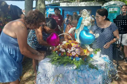 Procissão em homenagem a Nossa Senhora dos Navegantes reúne fiéis em Torres<!-- NICAID(15338924) -->
