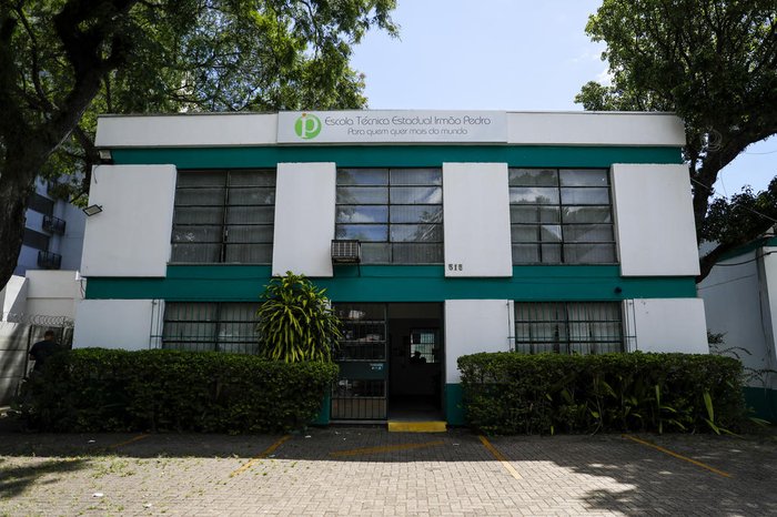 Escola Técnica Estadual Irmão Pedro oferece aulas de Secretariado, Publicidade e Contabilidade