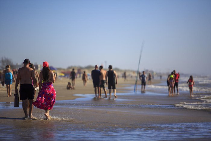 Mar claro e tempo bom lotam praias do Litoral Norte nesta manhã | GZH Mar claro e tempo bom lotam praias do Litoral Norte nesta manhã | GZH