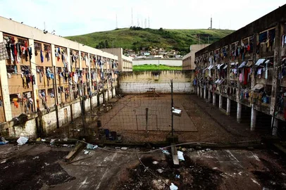 zol - Especial ZH: Presídio Central - Uma vergonha revelada - Equipe de Zero Hora é a primeira a percorrer os pavilhões mais degradados da cadeia