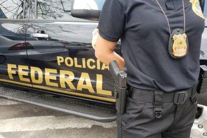 Homem investigado por se passar por policial federal para extorquir estrangeiros é preso em Passo Fundo<!-- NICAID(15912050) -->