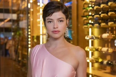 Luma (Agatha Moreira).Mavi cancela casamento e deixa Viola no altarLuma (Agatha Moreira).Globo/ Fábio Rocha<!-- NICAID(15922385) -->