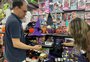 "Caça às bruxas": busca de itens decorativos de Halloween aquece as vendas em lojas de Passo Fundo