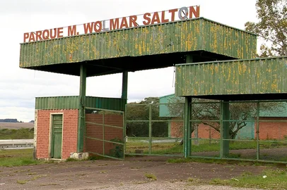 Sem uso há quase 20 anos, Parque da Efrica segue sendo motivo de indefinição em Passo Fundo<!-- NICAID(16383067) -->