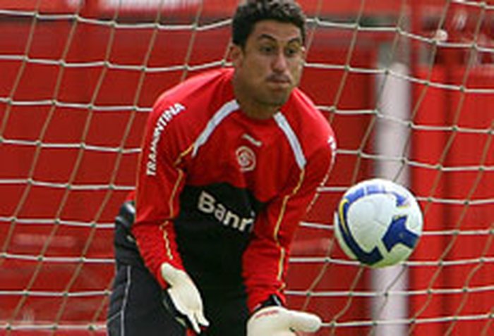 Lucas Uebel, Vipcomm / null
