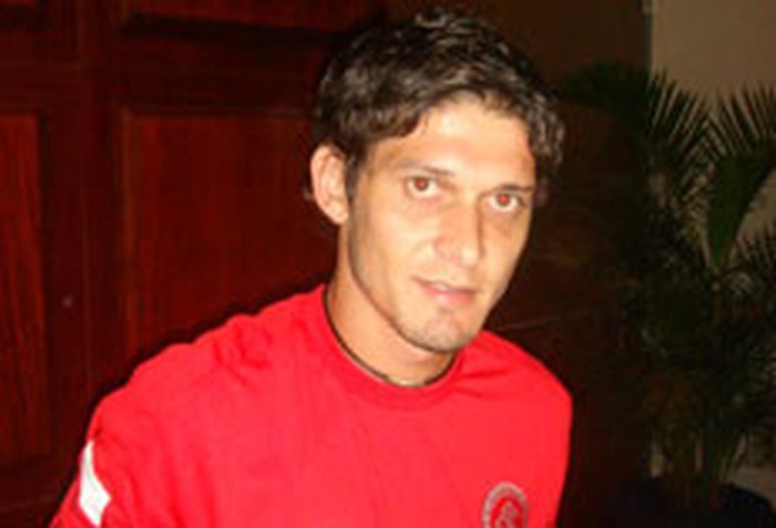 Leandro Behs / null